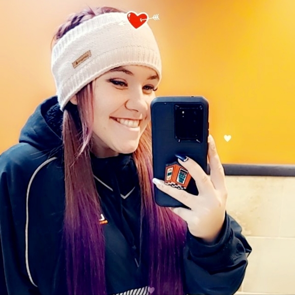 Meet your Posher, Aavry - Picture 3 of 3